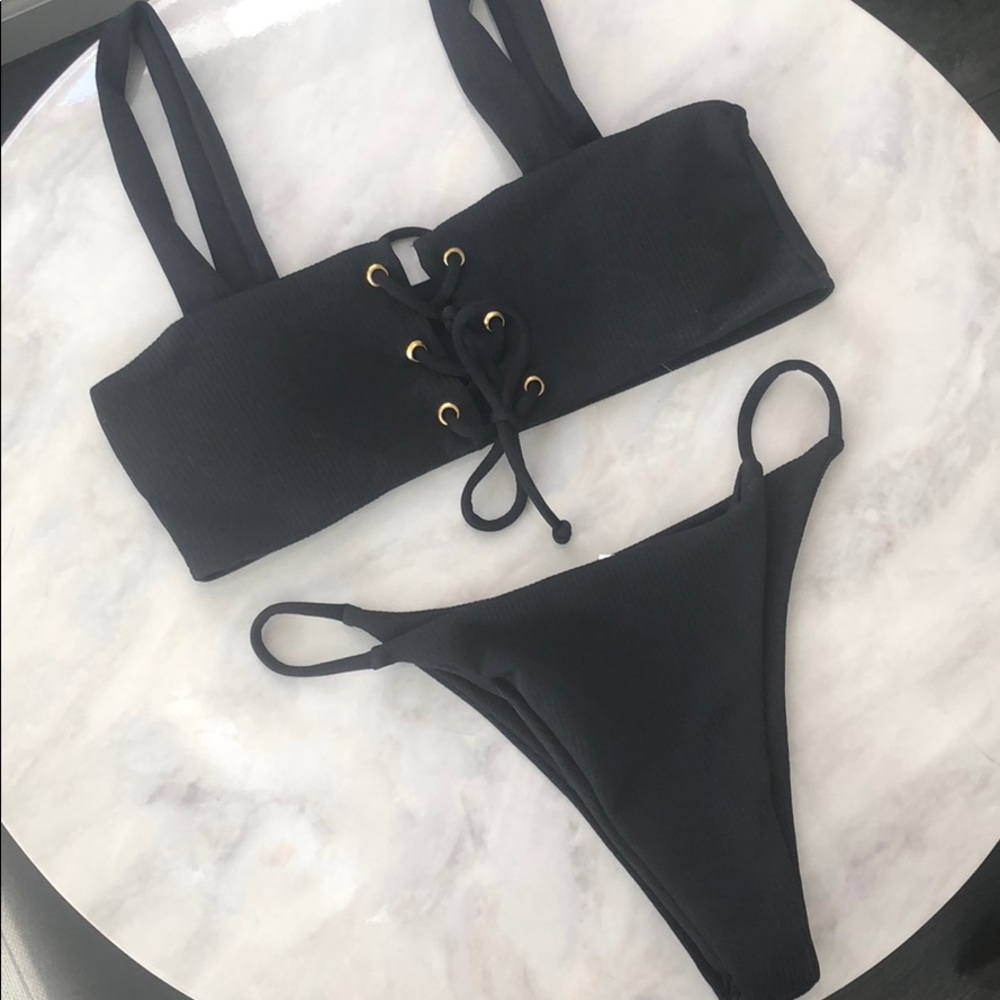 Black bikini